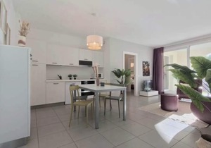Lake Maggiore holiday apartment with pool