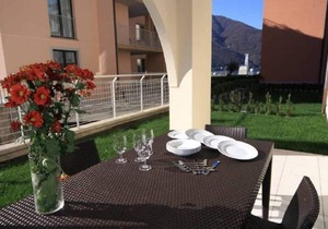 Lake Maggiore holiday apartment with pool