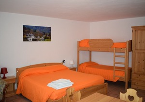 Italo-Swiss App 1 - studio apartment sleeps 4
