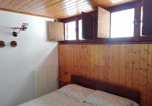 La Capanna di Pian delle Betulle. Holiday Apartment IL SOLE with Mountain View, Wi-Fi & Garden