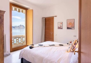 Lake Lugano apartment with balcony