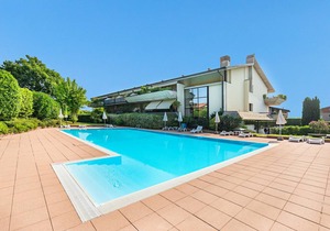 Residence Villa Giulia 5/03 with pool by Wonderful Italy