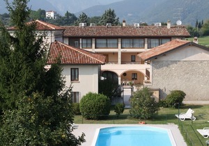 RESIDENCE IL COLOMBARO ~ FOUR-ROOM APARTMENT C2