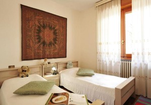 Sala Comacina Apartment Sleeps 6