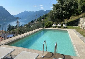 SALA COMACINA APARTMENT NO 4-SLEEPS 10 by Italian Apartments