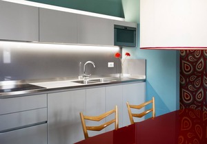 Suite "Gardone" at 2 steps from the lake with panoramic view. Lounge bar and swimming pool