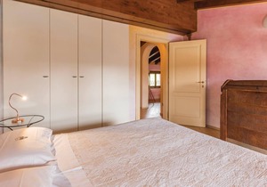 This cozy apartment is located in a complex with a total of 12 apartments in a characteristic and we