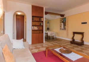 This cozy apartment is located in a complex with a total of 12 apartments in a characteristic and we