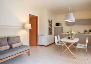 Three-room apartment 7 bed garden garage Gardasee wifi