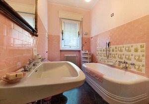 Villa Magnolia by Lake Como with Garden & Wi-Fi