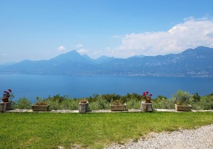 With a balcony, lake view and pool – Apartment Elka 8