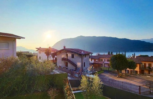 Sale Marasino Apartment | 100 m² Apartment ∙ 2 bedrooms ∙ 6 guests