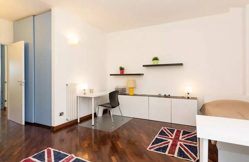 Bicocca Other | 100 m² Shared room ∙ 1 bedroom ∙ 2 guests