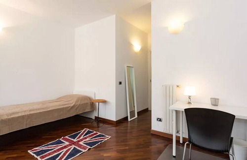 Bicocca Other | 100 m² Shared room ∙ 1 bedroom ∙ 2 guests