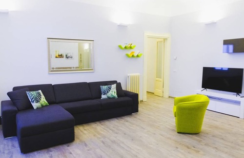 Central Station Apartment | 130 m² Apartment ∙ 2 bedrooms ∙ 6 guests