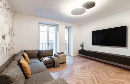 Como City Centre Apartment | 140 m² Apartment ∙ 3 bedrooms ∙ 6 guests