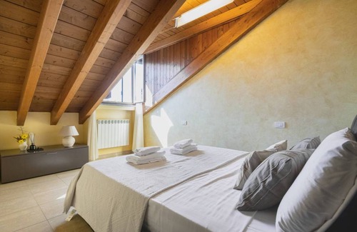 Tricolore Apartment | 142 m² Apartment ∙ 2 bedrooms ∙ 6 guests