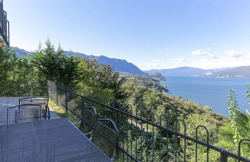 Brezzo di Bedero Apartment | 150 m² Apartment ∙ 3 bedrooms ∙ 8 guests