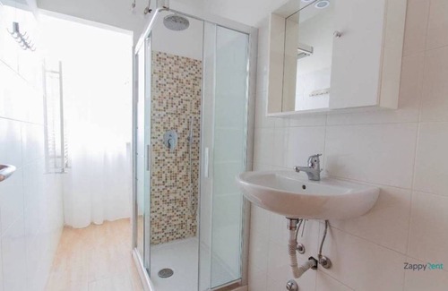 Bovisa Resort | 180 m² Private room ∙ 1 bedroom ∙ 1 guest