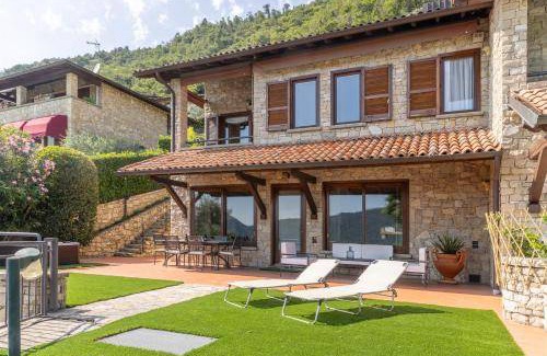 Sarnico Villa | 180 m² Villa ∙ 4 bedrooms ∙ 8 guests