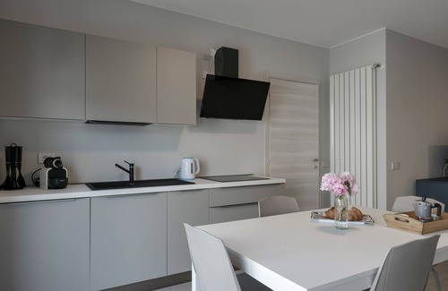 Rivoltella Apartment | 2 Bedroom Apartment in Desenzano del Garda