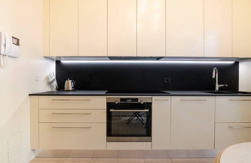 Tricolore Apartment | 200 m² Apartment ∙ 3 bedrooms ∙ 5 guests