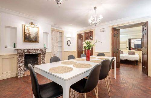Tricolore Apartment | 200 m² Apartment ∙ 4 bedrooms ∙ 10 guests