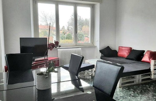 Travedona-Monate Bed & Breakfast | 200 m² Bed and breakfast ∙ 3 bedrooms ∙ 11 guests