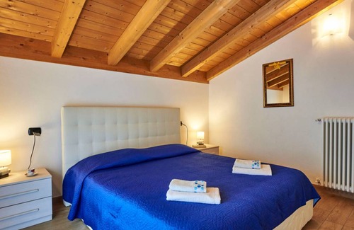 Dervio House | 200 m² House ∙ 6 bedrooms ∙ 12 guests