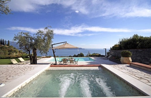 Pulciano Villa | 218 m² Villa ∙ 3 bedrooms ∙ 8 guests