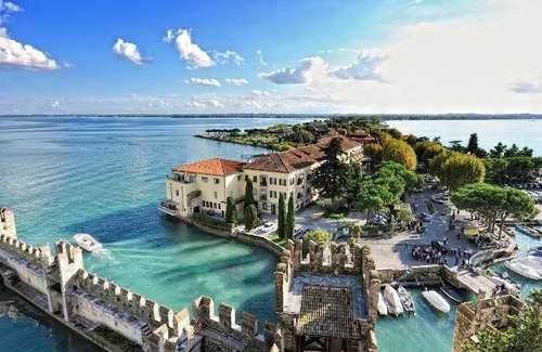 Sirmione Bed & Breakfast | 25 m² Bed and breakfast ∙ 3 guests