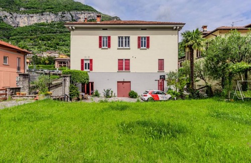 Azzano Apartment | 250 m² Apartment ∙ 8 guests