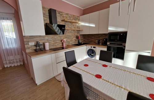 Dizzasco Apartment | 3-bedroom apartment in gorgeous Dizzasco with WiFi