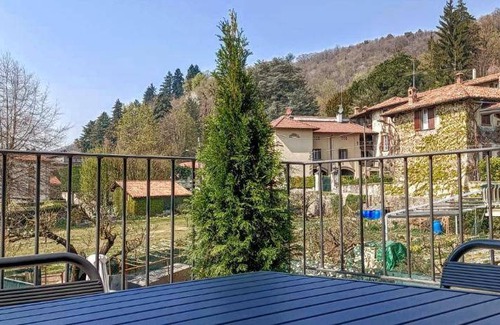 Albese con Cassano Bed & Breakfast | 30 m² Bed and breakfast ∙ 3 guests