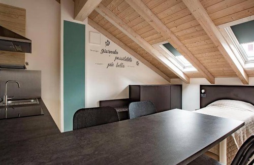 Albese con Cassano Bed & Breakfast | 30 m² Bed and breakfast ∙ 3 guests