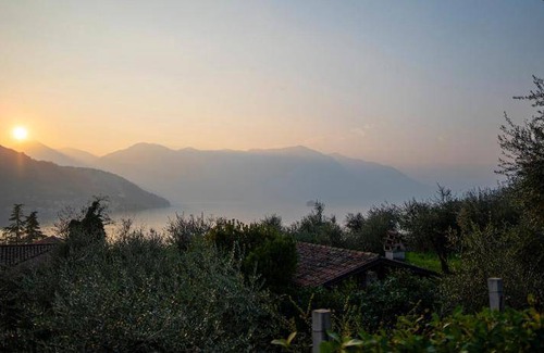 Sale Marasino House | 300 m² House ∙ 3 bedrooms ∙ 8 guests
