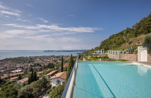 Pulciano Villa | 300 m² Villa ∙ 4 bedrooms ∙ 11 guests