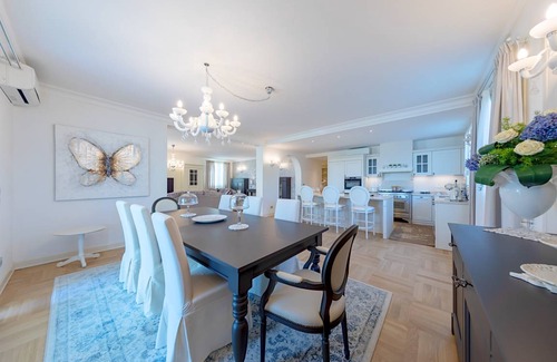 Colombare Apartment | 350 m² Apartment ∙ 4 bedrooms ∙ 10 guests