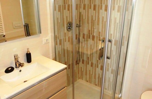 Cologno Monzese Resort | 350 m² Private room ∙ 1 bedroom ∙ 1 guest
