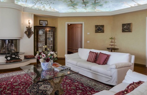 Ispra Villa | 350 m² Villa ∙ 4 bedrooms ∙ 8 guests