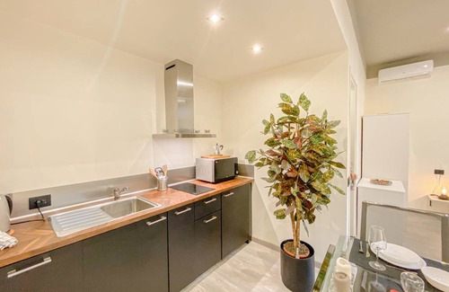 Centro Direzionale Apartment | 38 m² Apartment ∙ 4 guests