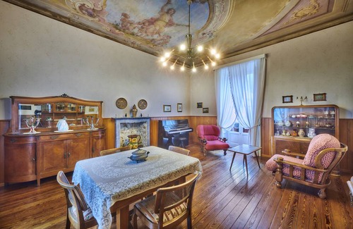 Mandello del Lario Villa | 450 m² Villa ∙ 5 bedrooms ∙ 8 guests