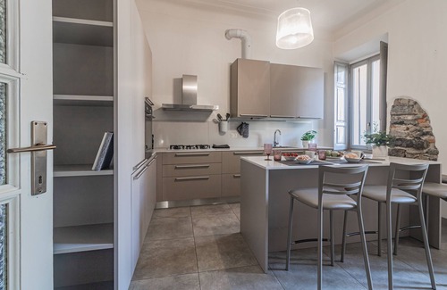 Como Apartment | [5 min Historic Center] Luxury White Lotus Mansion