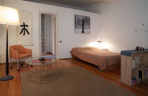 Chinatown Apartment | 53 m² Apartment ∙ 2 guests