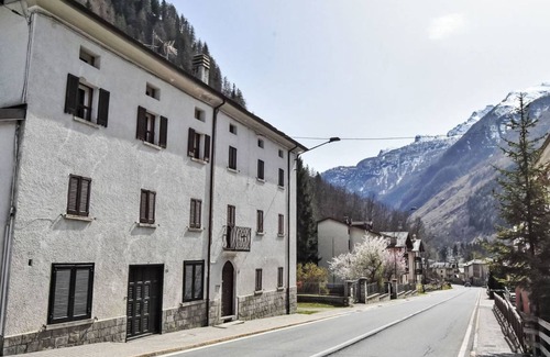 Campodolcino Apartment | 60 m² Apartment ∙ 1 bedroom ∙ 4 guests