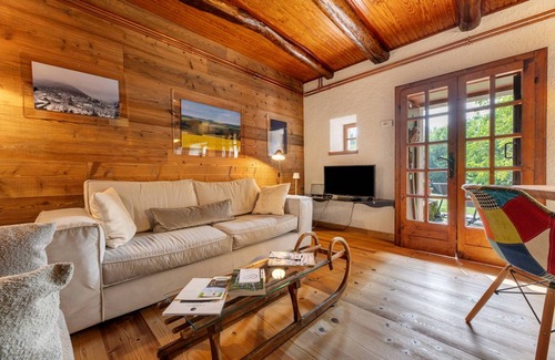 Schignano Ski Chalet | 70 m² Chalet ∙ 2 bedrooms ∙ 4 guests