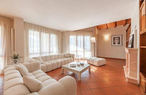 Vignola Villa | 700 m² Villa ∙ 7 bedrooms ∙ 14 guests