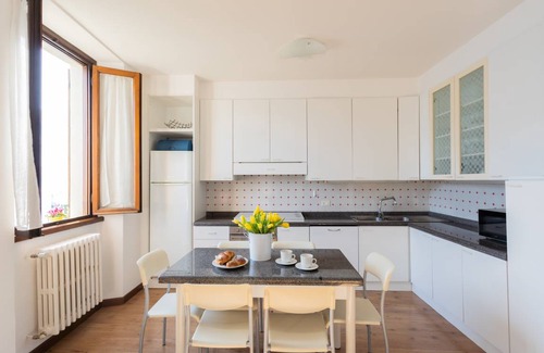 Azzano Apartment | 85 m² Apartment ∙ 2 bedrooms ∙ 6 guests