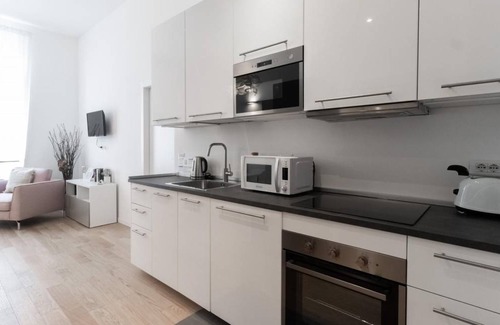 Central Station Apartment | 90 m² Apartment ∙ 3 bedrooms ∙ 5 guests