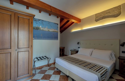 Old Town House | A Casa dei Gonzaga , Mantegna Hotels